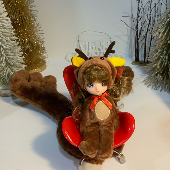 Small Brunette Doll in Reindeer costume. - Picture 5 of 14
